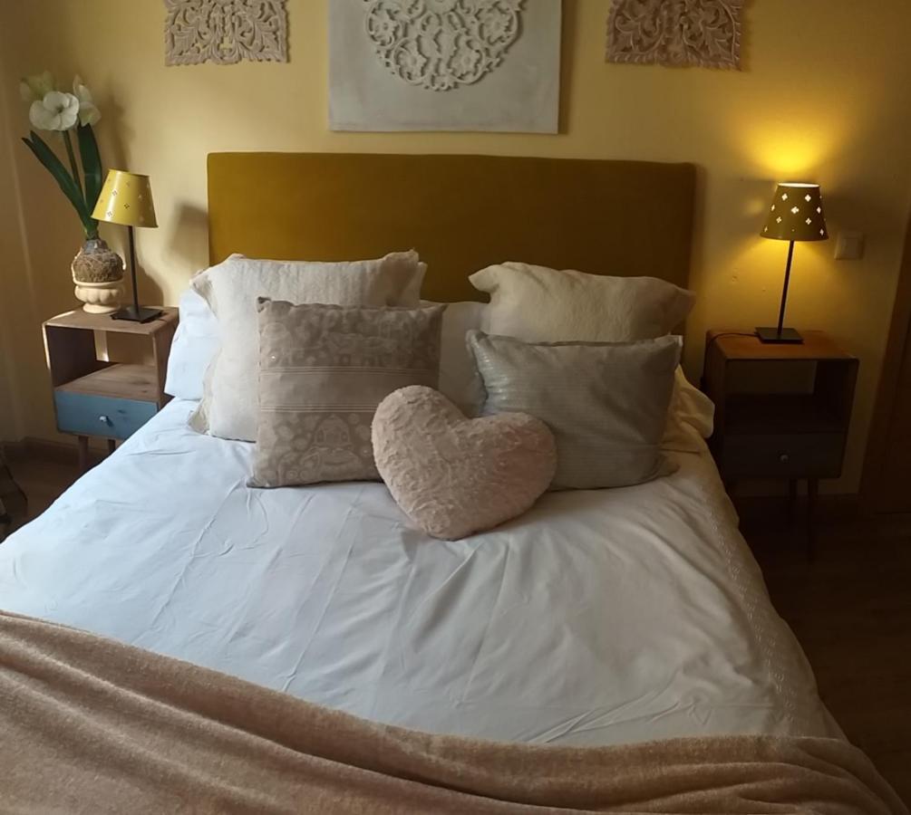 Romantic Apartment With Free Parking Sevilla Exterior foto