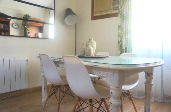 Romantic Apartment With Free Parking Sevilla Exterior foto