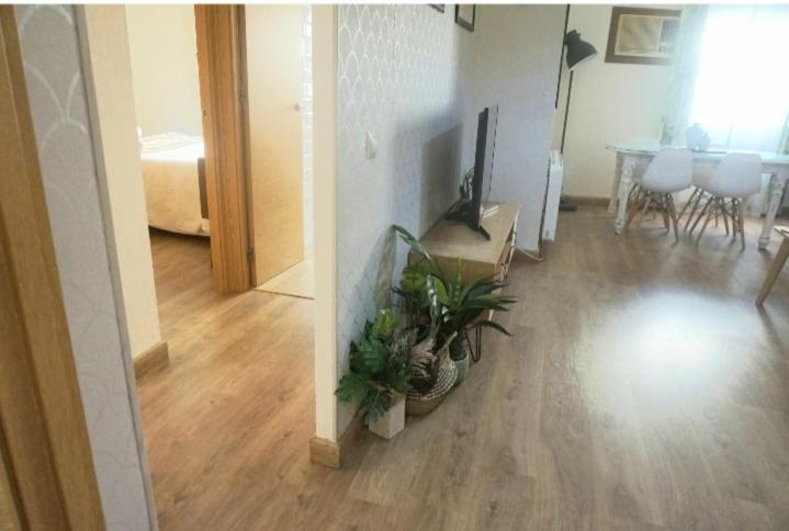 Romantic Apartment With Free Parking Sevilla Exterior foto