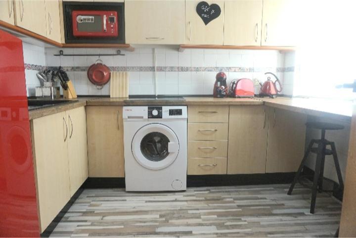 Romantic Apartment With Free Parking Sevilla Exterior foto