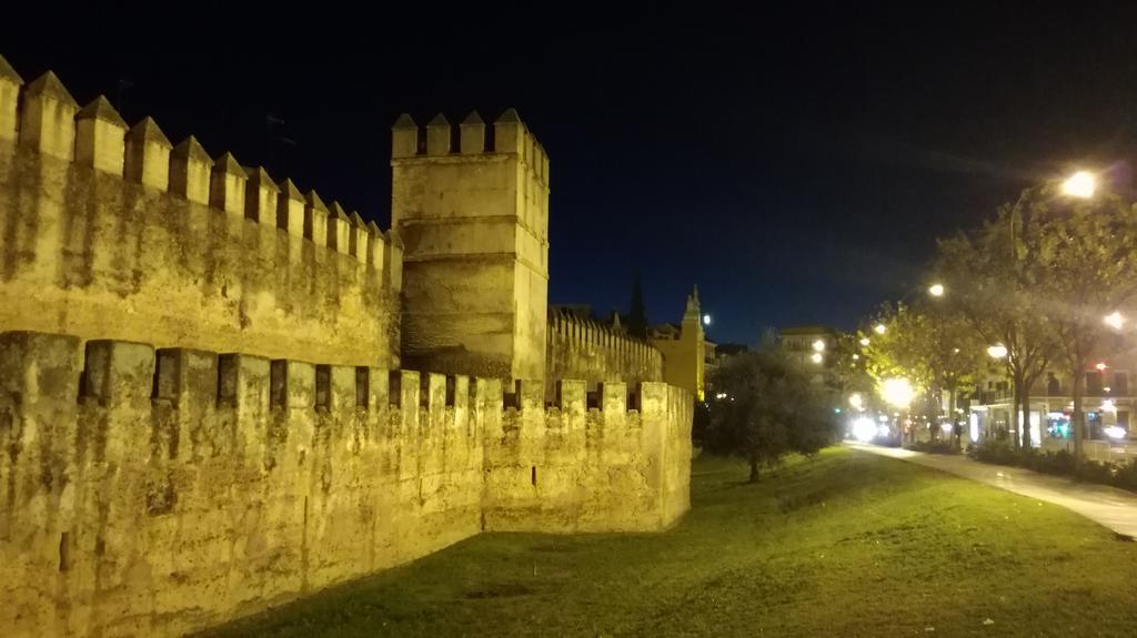 Romantic Apartment With Free Parking Sevilla Exterior foto