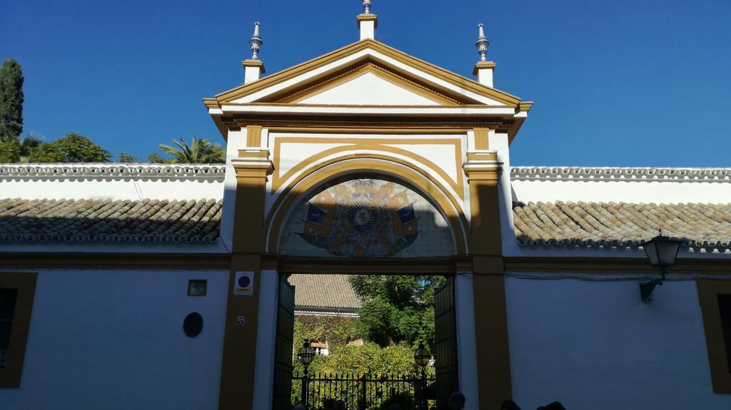 Romantic Apartment With Free Parking Sevilla Exterior foto