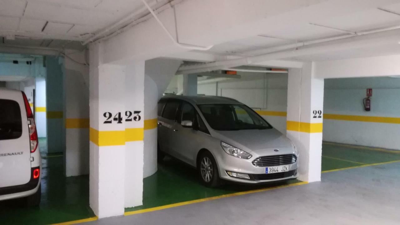 Romantic Apartment With Free Parking Sevilla Exterior foto